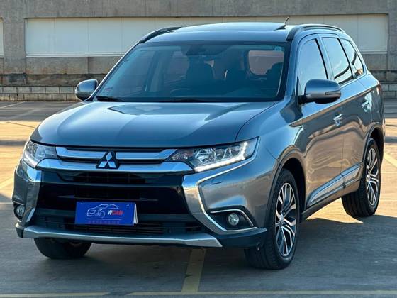 MITSUBISHI OUTLANDER 2.2 4X4 16V DIESEL 4P AUTOMÁTICO MITSUBISHI OUTLANDER 2.2 4X4 16V DIESEL 4P AUTOMÁTICO